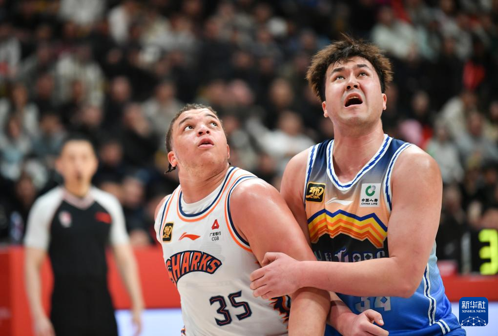 包含上海久事迎意大利杯关键赛，窗口期手感冰凉，压力陡增，控场能力受关注的词条